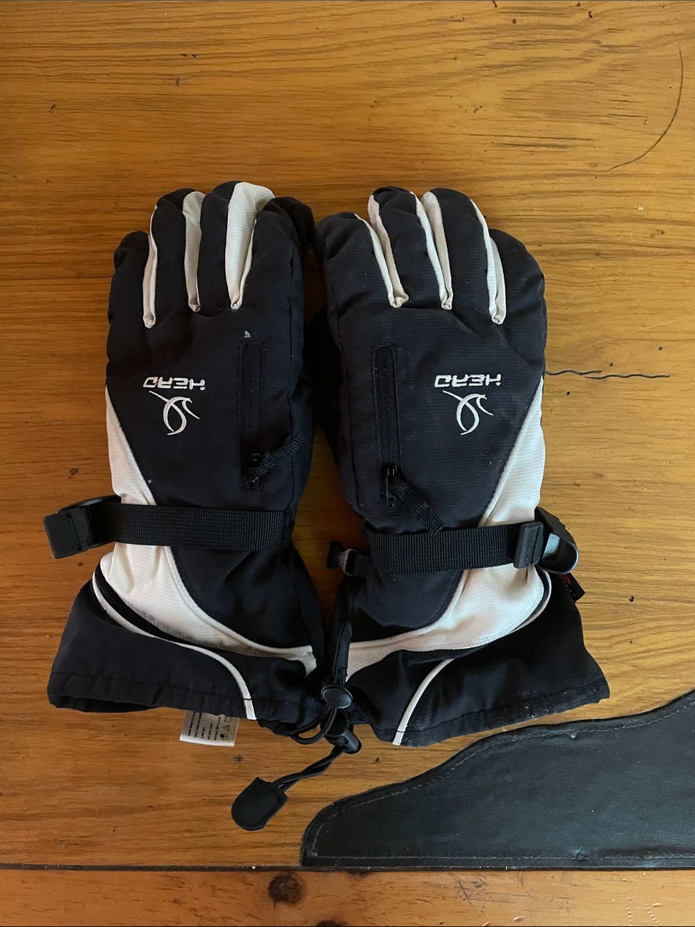 Head gloves